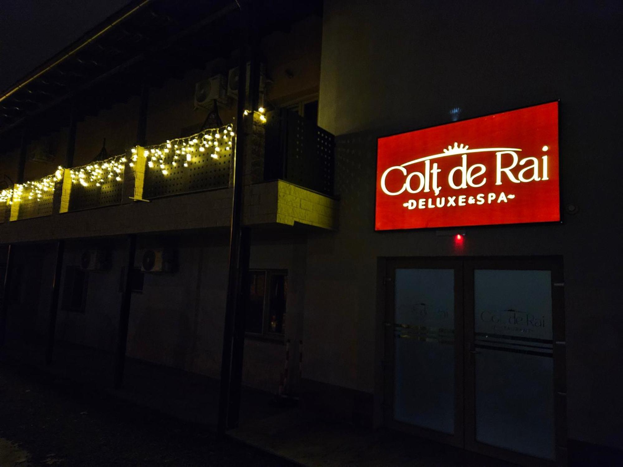Colt De Rai Hotel เรชิตา ภายนอก รูปภาพ
